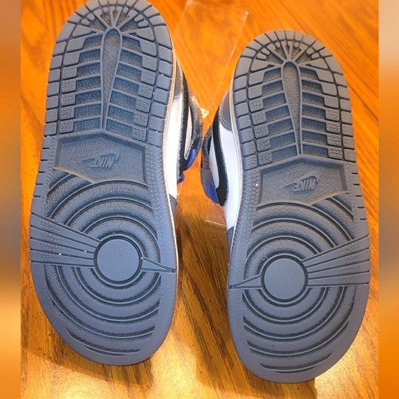 Nike air Jordan retro high BT "RARE AIR" shoes. - Picture 5 of 8